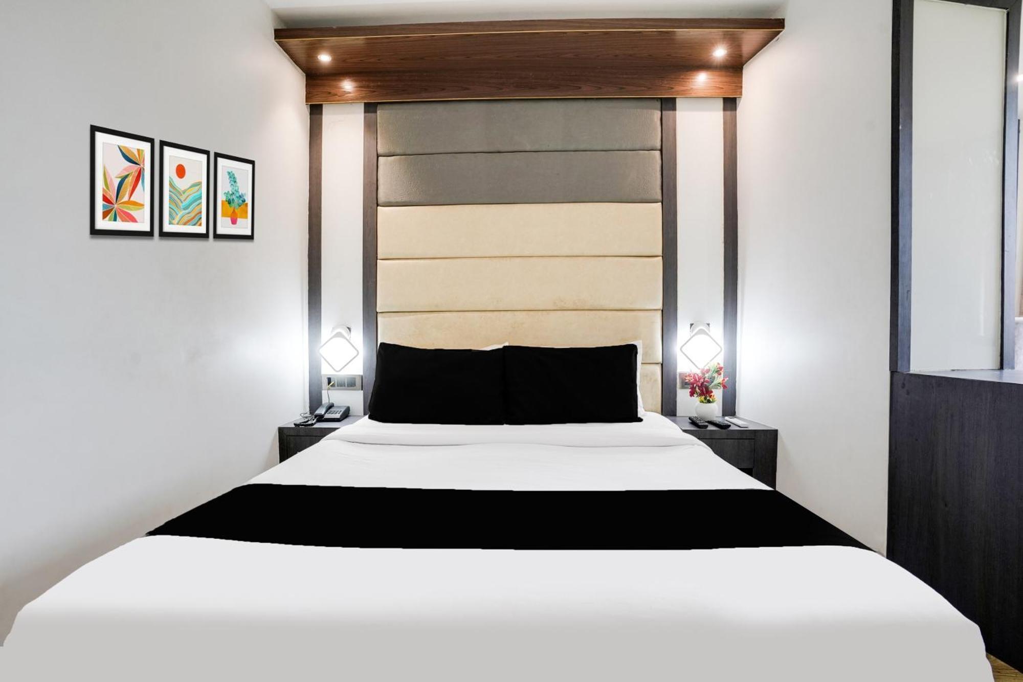 Super Collection O Andheri Near Western Express Highway Mumbai  Buitenkant foto